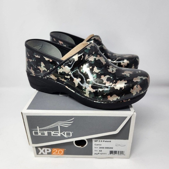New Dansko Womens XP 2.0 Patent Pro Clogs Camo Print Size EU 42 US 11.5-12